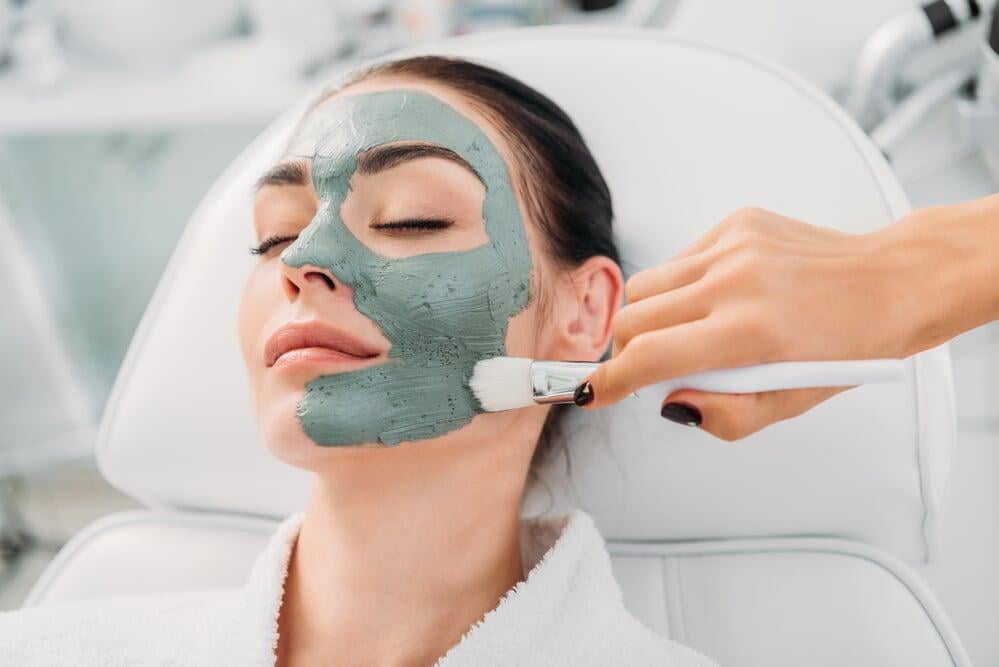 Deep pore cleansing facial